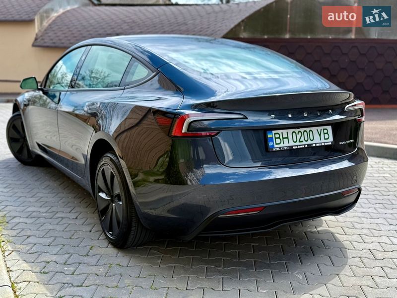 Седан Tesla Model 3 2025 в Одессе