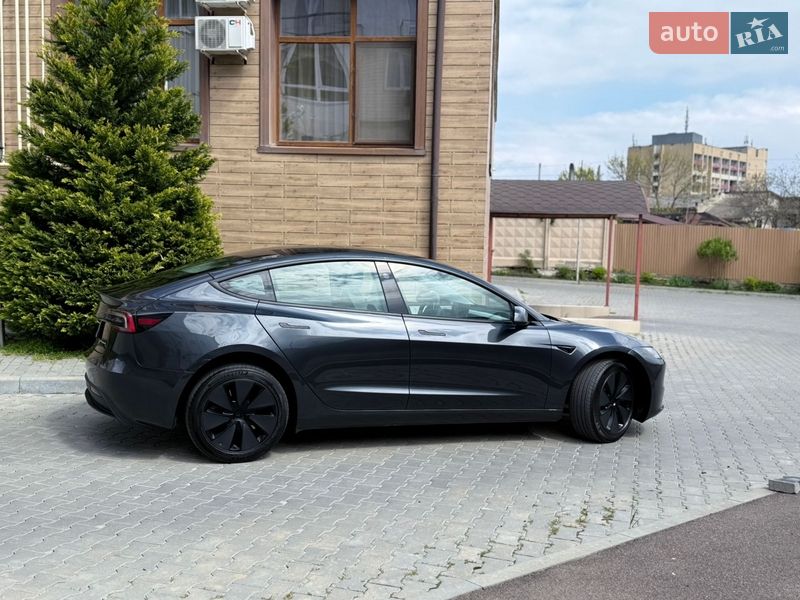Седан Tesla Model 3 2025 в Одессе