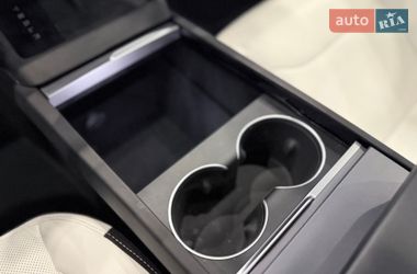 Седан Tesla Model 3 2025 в Одессе