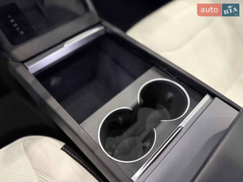 Седан Tesla Model 3 2025 в Одессе