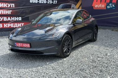 Седан Tesla Model 3 2024 в Стрию