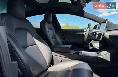 Седан Tesla Model 3 2022 в Ровно