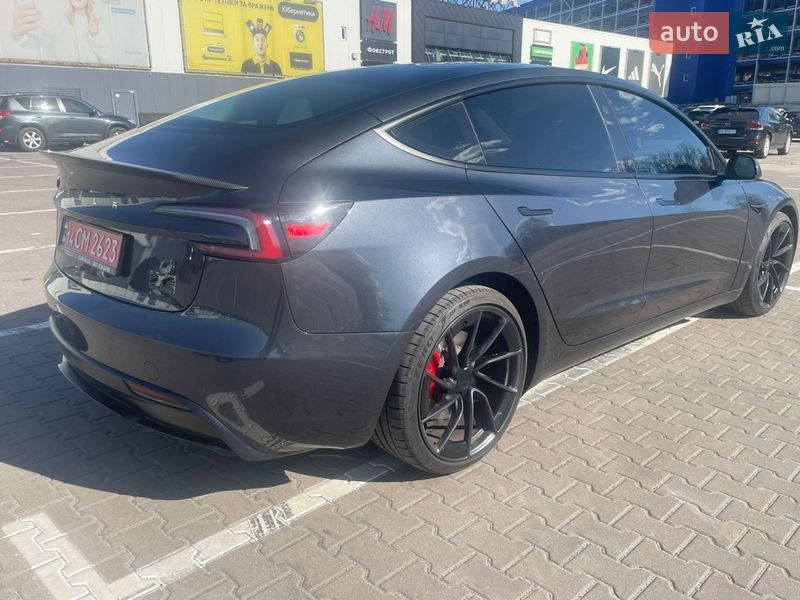 Седан Tesla Model 3 2024 в Киеве