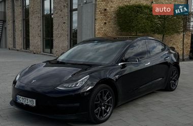 Седан Tesla Model 3 2019 в Луцке