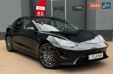 Седан Tesla Model 3 2022 в Киеве