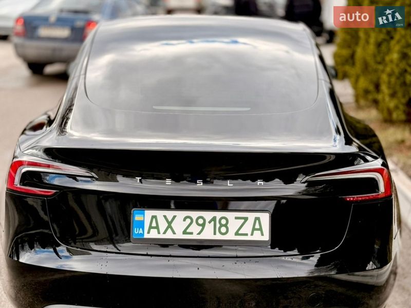 Седан Tesla Model 3 2024 в Харькове