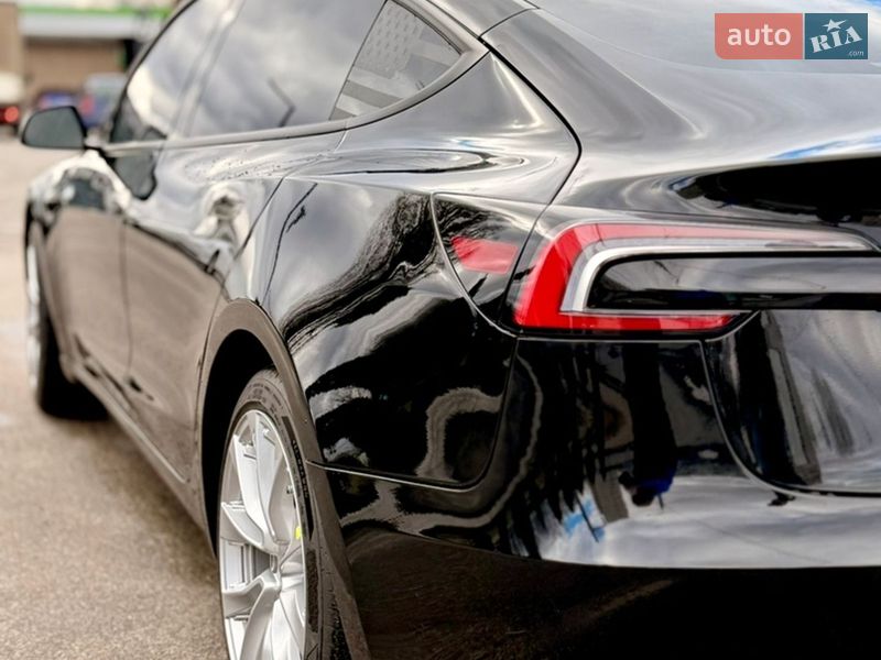 Седан Tesla Model 3 2024 в Харькове