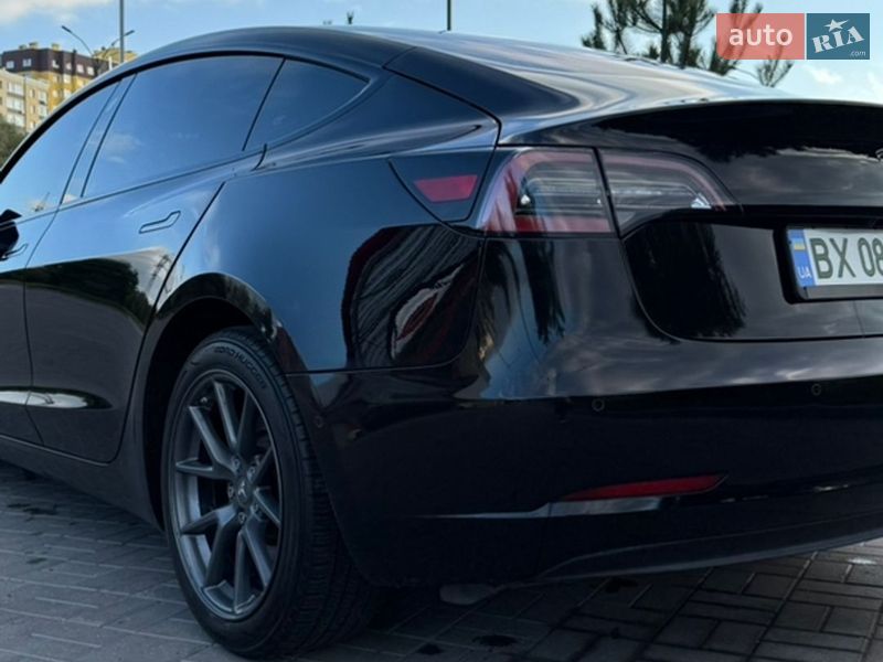 Седан Tesla Model 3 2018 в Хмельницком