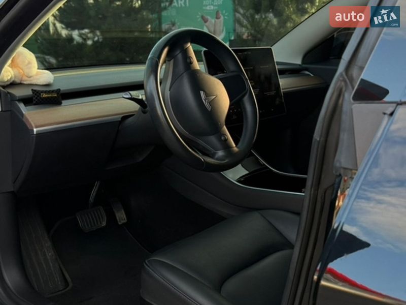 Седан Tesla Model 3 2018 в Хмельницком