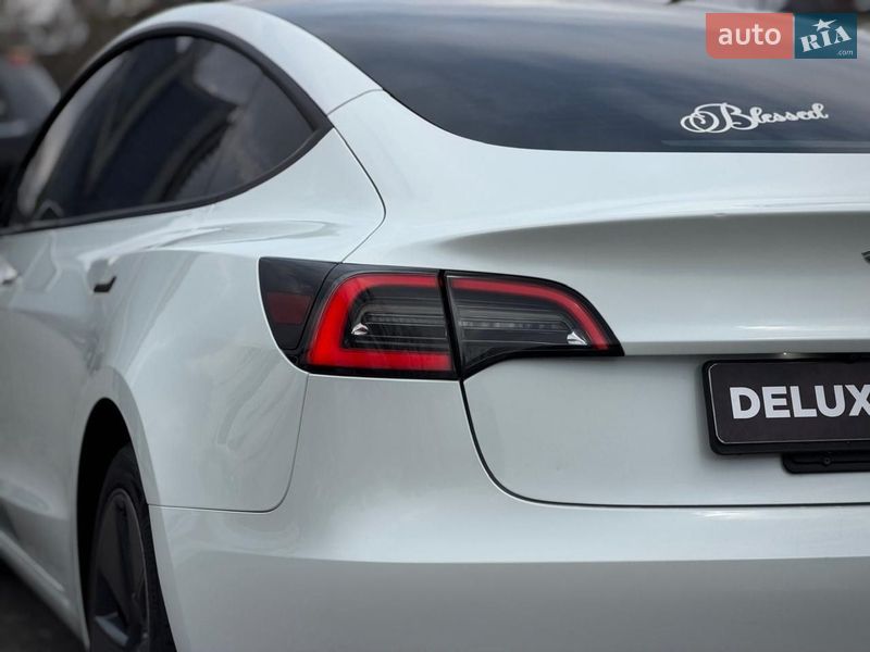 Седан Tesla Model 3 2022 в Киеве фото 29 Седан Tesla Model 3 2022 в Киеве