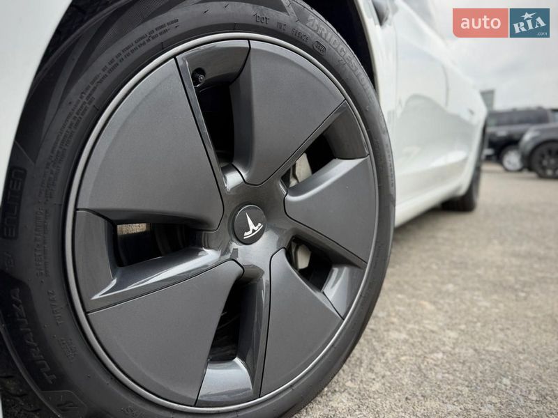 Седан Tesla Model 3 2022 в Киеве фото 39 Седан Tesla Model 3 2022 в Киеве