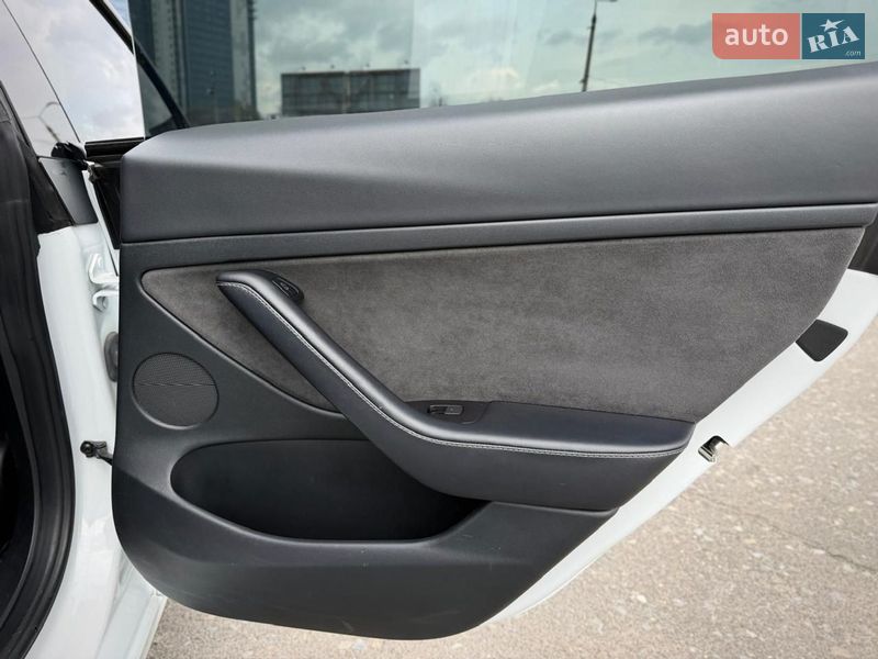 Седан Tesla Model 3 2022 в Киеве фото 47 Седан Tesla Model 3 2022 в Киеве