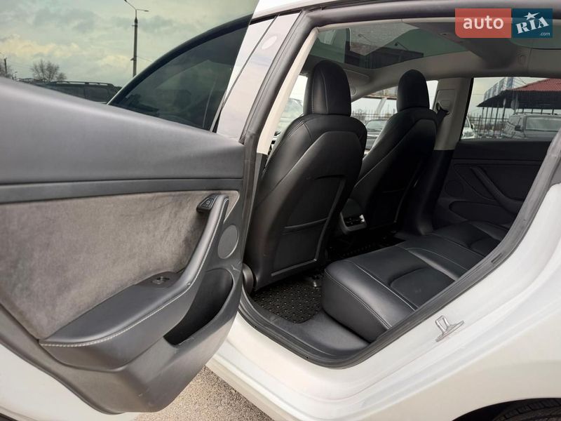Седан Tesla Model 3 2022 в Киеве фото 60 Седан Tesla Model 3 2022 в Киеве