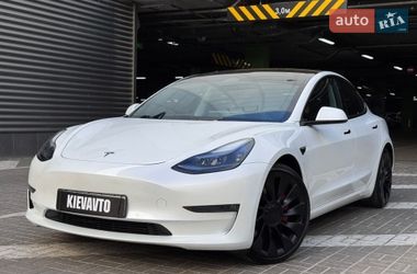 Седан Tesla Model 3 2022 в Києві