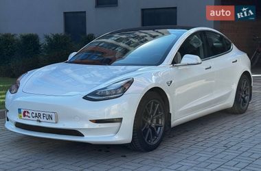 Седан Tesla Model 3 2018 в Львове