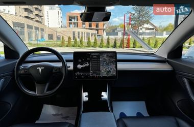 Седан Tesla Model 3 2018 в Львове