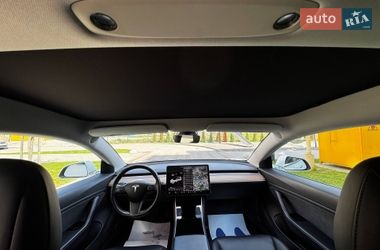 Седан Tesla Model 3 2018 в Львове