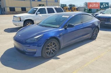 Седан Tesla Model 3 2021 в Ровно