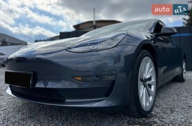 Седан Tesla Model 3 2022 в Киеве