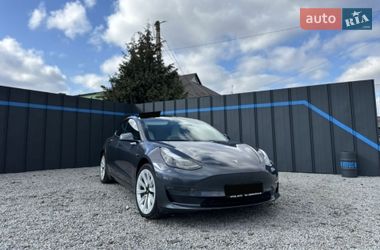Седан Tesla Model 3 2022 в Киеве