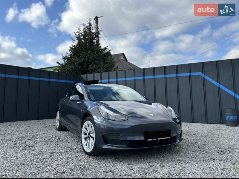Tesla Model 3 2022