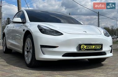 Седан Tesla Model 3 2021 в Стрию