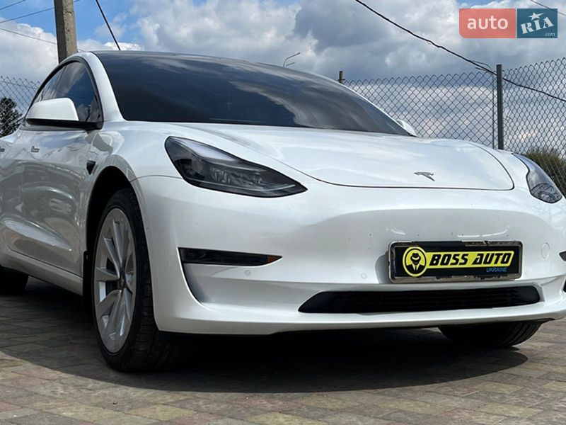Tesla Model 3 2021