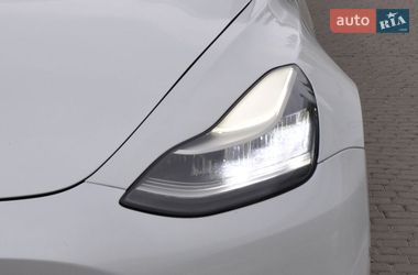 Седан Tesla Model 3 2019 в Одесі
