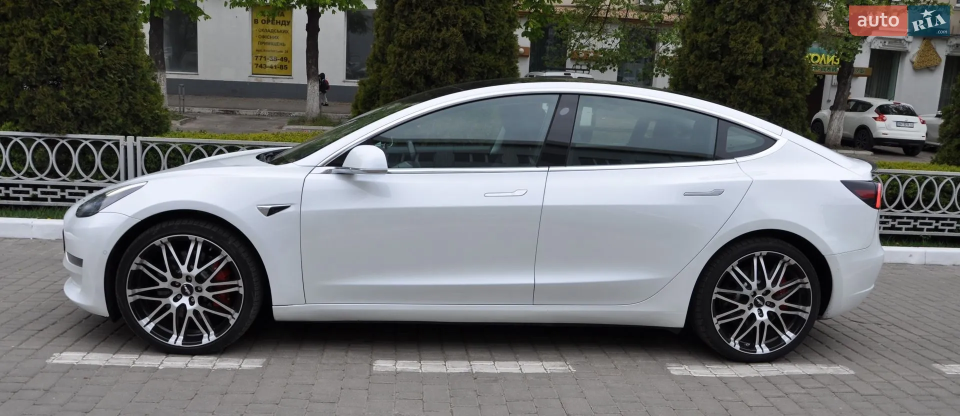 2019 Tesla Model 3 - мініатюра 3