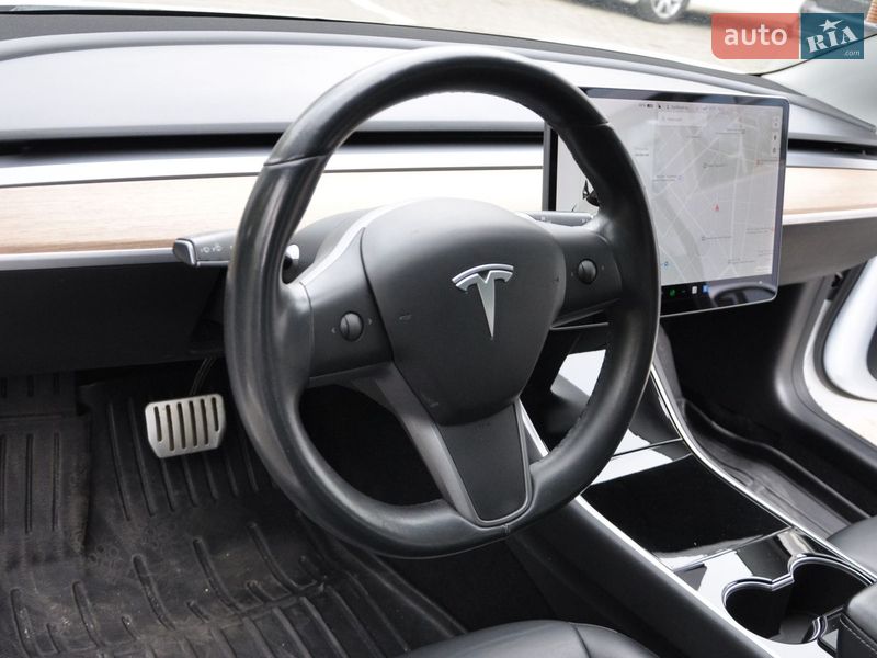 Седан Tesla Model 3 2019 в Одесі