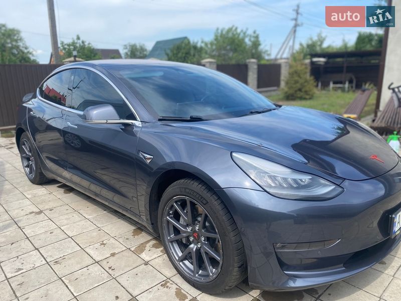 Седан Tesla Model 3 2018 в Кагарлику