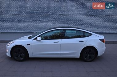 Седан Tesla Model 3 2022 в Кременчуге