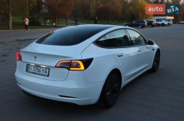Седан Tesla Model 3 2022 в Кременчуге