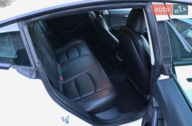 Седан Tesla Model 3 2022 в Кременчуге