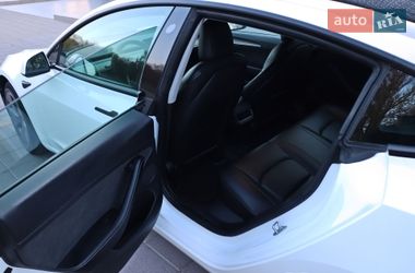 Седан Tesla Model 3 2022 в Кременчуге