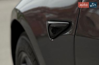 Седан Tesla Model 3 2023 в Киеве