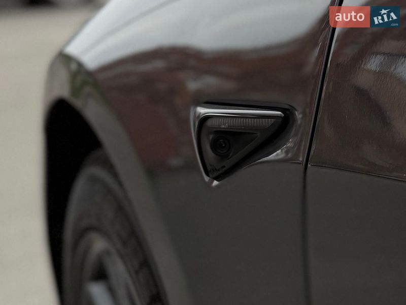 Седан Tesla Model 3 2023 в Киеве