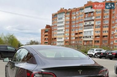 Седан Tesla Model 3 2023 в Киеве