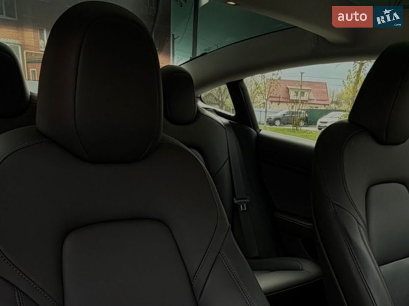Седан Tesla Model 3 2023 в Киеве