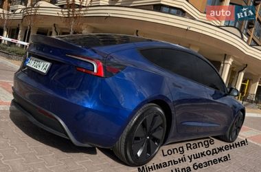 Седан Tesla Model 3 2025 в Киеве