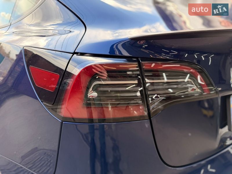 Седан Tesla Model 3 2023 в Киеве