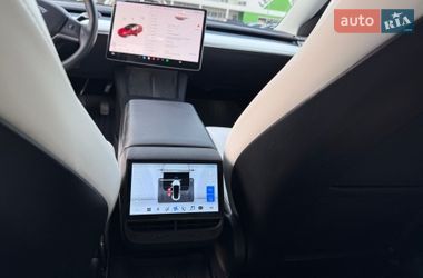 Седан Tesla Model 3 2021 в Киеве