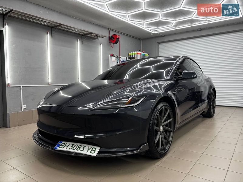 Седан Tesla Model 3 2024 в Черноморске
