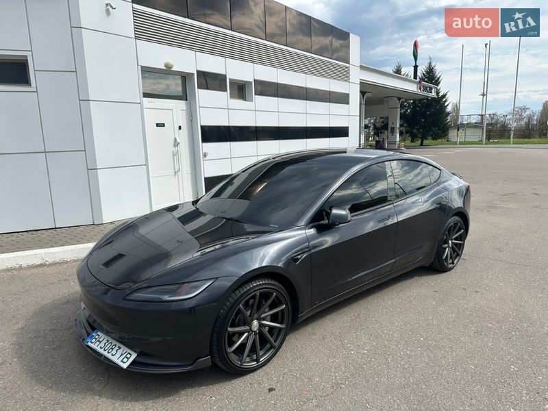 Седан Tesla Model 3 2024 в Черноморске