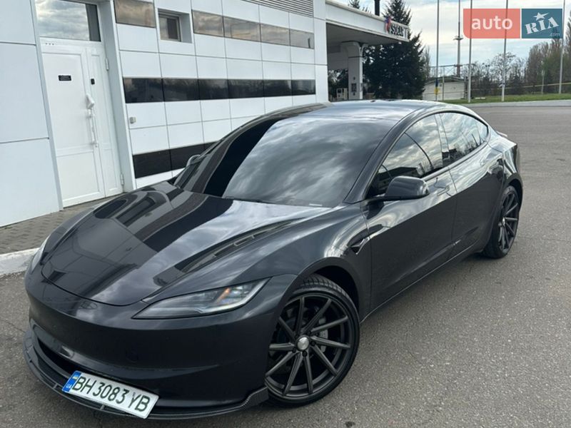 Tesla Model 3 2024
