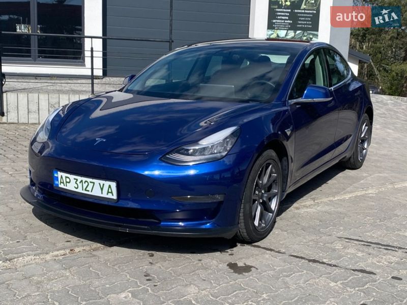 Tesla Model 3 2020