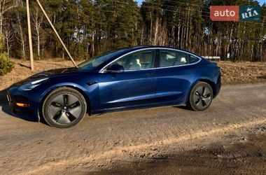 Седан Tesla Model 3 2018 в Виннице