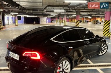 Седан Tesla Model 3 2019 в Луцке