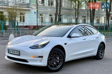 Седан Tesla Model 3 2021 в Києві