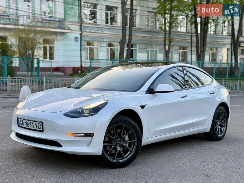 Tesla Model 3 2021